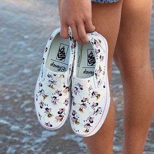 Womens Disney off-white retro pink Minnie Mouse Vans size 7.5